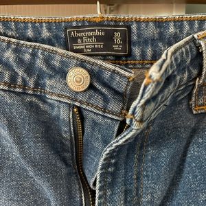 Abercrombie & Fitch Frayed Skinny Jeans (sz 10)